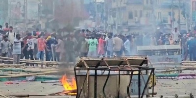 Bangladeshi Forces Clash with Supporters of Ousted Leader Hasina, Leaving at Least 4 Dead