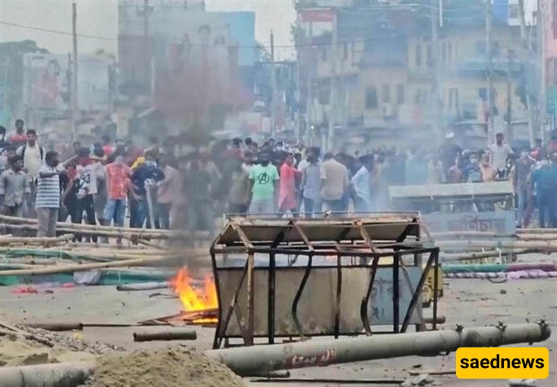 Bangladeshi Forces Clash with Supporters of Ousted Leader Hasina, Leaving at Least 4 Dead