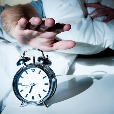 Why “Just Five More Minutes” Feels So Powerful When Your Alarm Rings