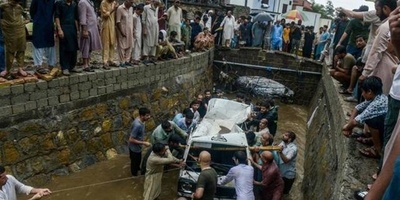 Landslide, Heavy Rain in Pakistan Sweeps Away Cars, Killing 3