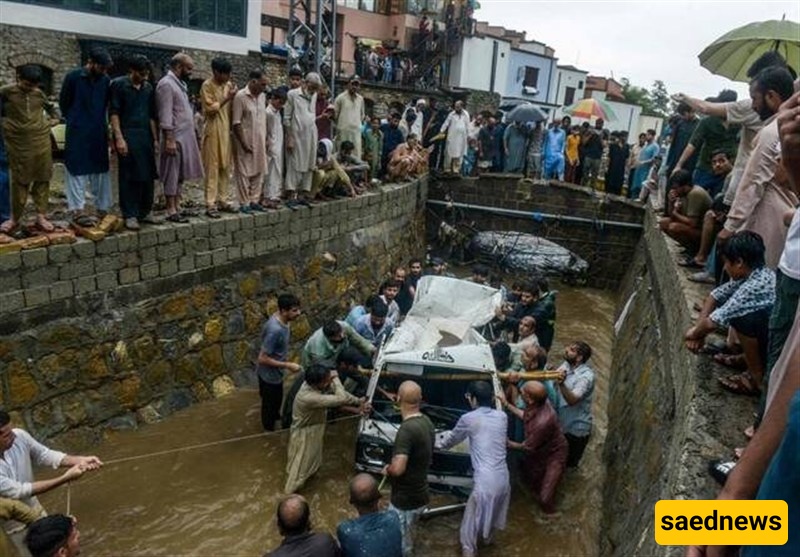 Landslide, Heavy Rain in Pakistan Sweeps Away Cars, Killing 3