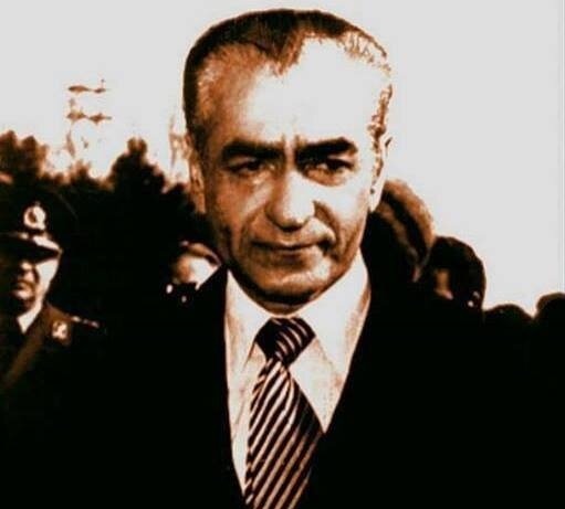 (Photo) Carving an Image of Mohammad Reza Shah Pahlavi using laminated teeth on the back of a man’s head 😀 / Art resides with Iranians—and nowhere else!