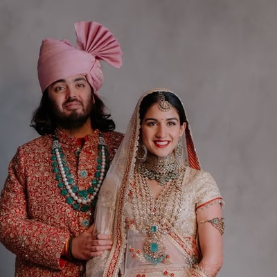 A Look at the Magnificent and Stunning Style of the World’s Most Beautiful Wedding Dress