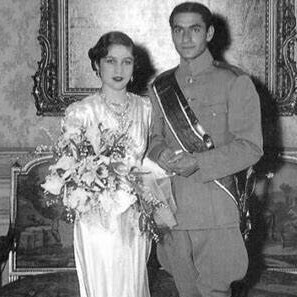 A Look at Fawzia's Multi-Tiered Wedding Cake, the Egyptian Bride of the Pahlavi Shah + Photo / Extravagant in the Style of the Disgraced Pahlavi Dynasty