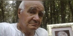 Strange Love of an Italian Man for His Wife Attracts Attention