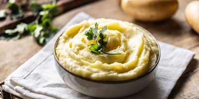 How to Make Roasted Garlic Mashed Potatoes: A Professional and Delicious Side Dish
