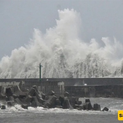 Typhoon Podul Slams into Southern Taiwan, Hundreds of Flights Cancelled