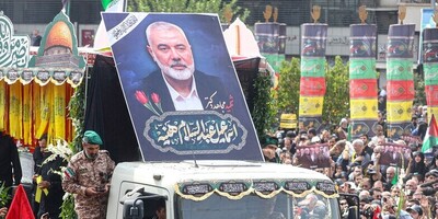 [PHOTOS] Tehran Holds Mass Funeral for Martyr Haniyeh: A Day of Mourning and Solidarity