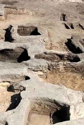 Discovery of “Golden Tongues” in an Ancient Egyptian Cemetery (Photo)