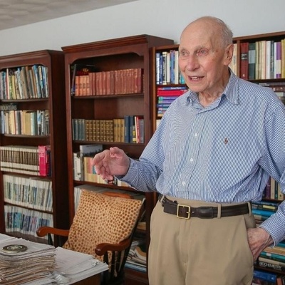 A Look at the American Man Who Earned a Doctorate on the Verge of Turning 90