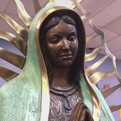 Immoral and Disrespectful Act by an Israeli Soldier Against a Statue of the Virgin Mary, Including a Cigarette and Kissing Marks on the Face + Video