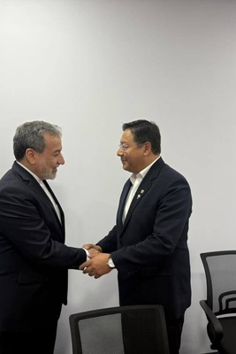 Foreign Minister Araqchi Meets With Senior Officials On Sidelines of BRICS Summit