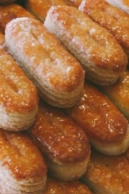 Recipe for Persian "Shirini Zaban" (Tongue Pastry) with Puff Pastry