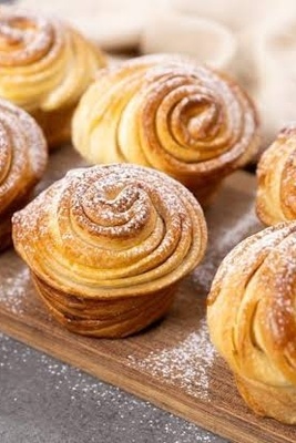 Homemade Cruffin Recipe; Easy Pastry With Cinnamon and Butter