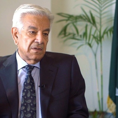 Heavy Jab By Pakistan’s Defense Minister at Prince Reza Pahlavi: A Bloody Prostitute And A British Imperialist Lackey! +Photo
