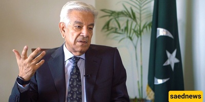 Heavy Jab By Pakistan’s Defense Minister at Prince Reza Pahlavi: A Bloody Prostitute And A British Imperialist Lackey! +Photo