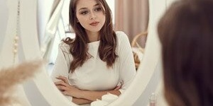 Why Do We Look More Attractive in the Mirror Than in Photos?