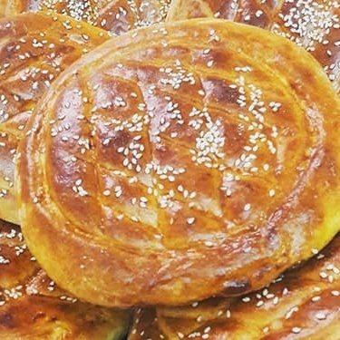Authentic Iranian Bread Recipe: Traditional Feteer for Iftar and Friendly Gatherings