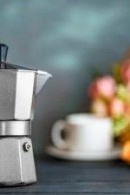How to Clean a Moka Pot with Vinegar: Essential Tips