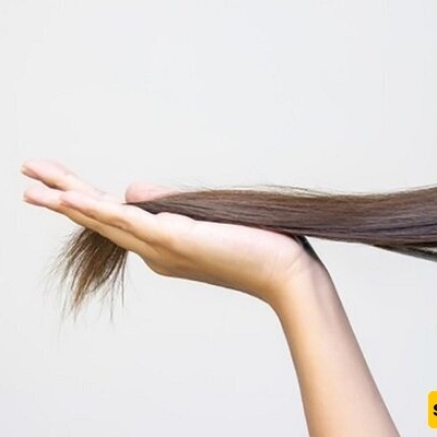 What Happens if You Sleep with Wet Hair? / Treat It Gently Until It Dries