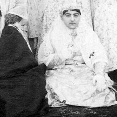 Today’s Historical Frame / A Journey to the Qajar Era from Mirza Ali’s Rocking Throne to Naser al-Din Shah’s Dervish Daughter + Photos