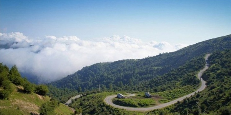 The road to Filband Village