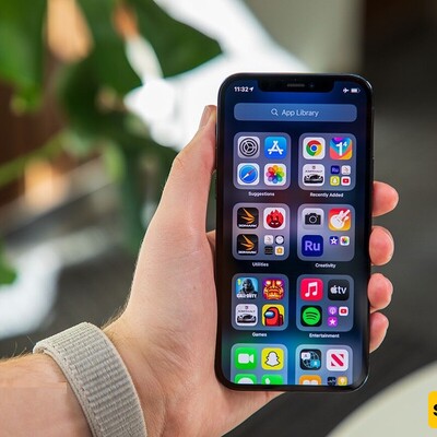 Apple Aims to Overtake Samsung as the World’s Largest Buyer of AMOLED Panels in 2021