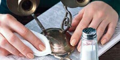 Housekeeping Like a Pro: 12 Charming and Practical Hacks That’ll Blow Your Mind — From Cleaning Wooden Cutting Boards to Testing Egg Freshness