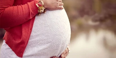 A Woman Unaware She Was Pregnant Gave Birth in Midair