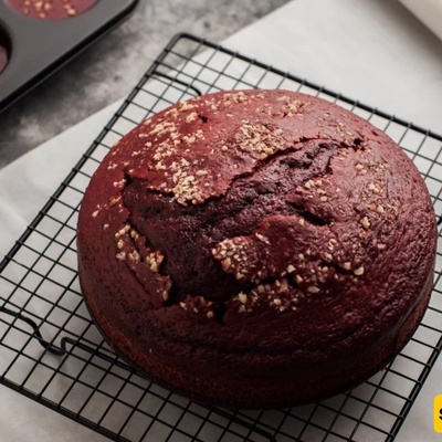 How to Make an Easy Stovetop Beetroot Cake