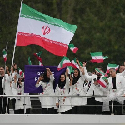 [VIDEO] Iran Shines Bright at Paris Olympics: 22-Member Delegation Takes Center Stage in Spectacular Parade of Nations!