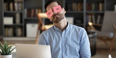 Magic Tricks to Beat Sleepiness at Work – A Must-Read for the Drowsy!