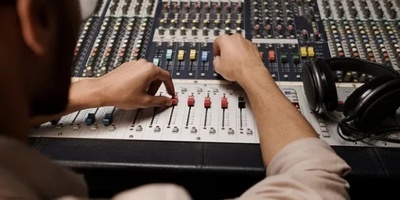 How to Choose the Perfect Mixer for Recording Your Music?