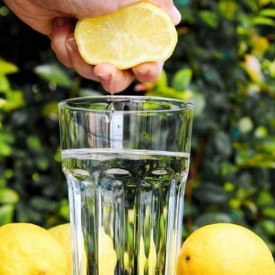Benefits of Drinking Lemon Juice Mixed with Warm Water Every Morning