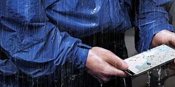 The Most Proper Way to Dry a Wet Phone