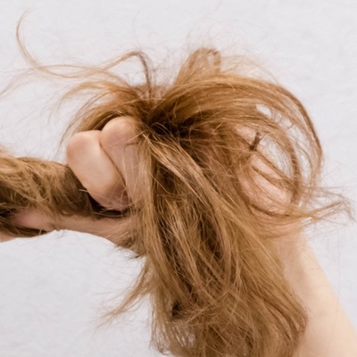 Why Do Hair Ends Dry Out and Break Faster Than the Roots?