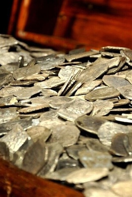 6 Massive Sunken Treasures That Have Still Never Been Discovered