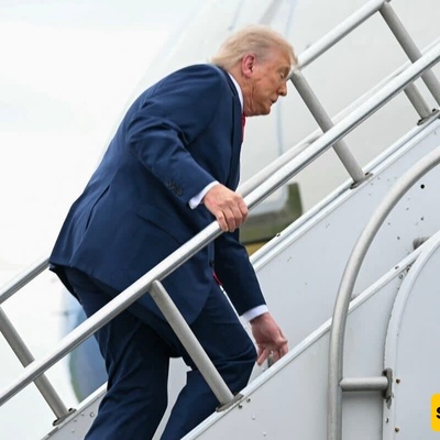 Karma Was Waiting On the Stairs: U.S. President Slips on Airplane Steps — the Same Thing He Mocked Biden for! +Video