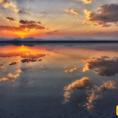 Lake Hoz-e-Soltan in Qom: A Reflection of the sky's beauty