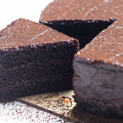 Turkish-Style Ultra Delicious Moist Chocolate Cake Recipe