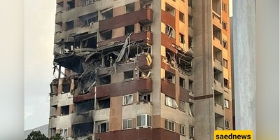 Defiance Amid Ruins: Iranian Boy’s Viral Photo Tells Netanyahu “We Are Alive, Bastards”