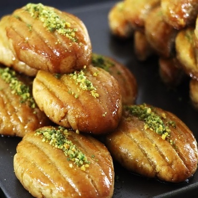 How to Make Şekerpare with Corn Flour: A Delicate Traditional Turkish Dessert (Video Tutorial)