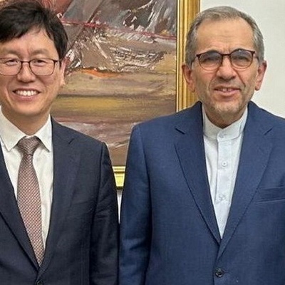 Iranian and South Korean Diplomats Explore Bilateral Ties and Regional Developments