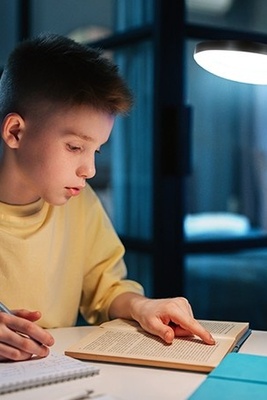 Can The Position Of A Desk Lamp Affect Study Fatigue?