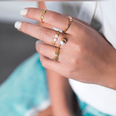 Elegant and Trendy Gold Rings for Young Women