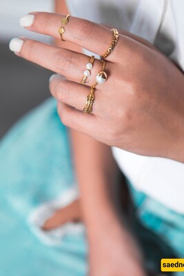 Elegant and Trendy Gold Rings for Young Women