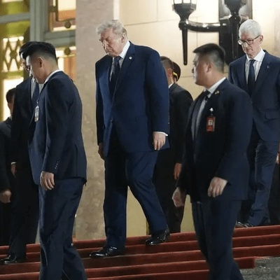 Physical Clash Between Trump’s Bodyguards And Chinese Security Agents!
