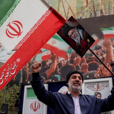 The Costly Secret of Silence: Why Do Officials Delay Telling the Truth to the Public?