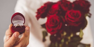 A Farmer’s Hilariously Creative Proposal: This Man Asked His Crush to Marry Him… with 4 Sheep! + Photos