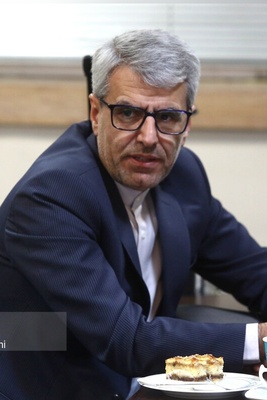 Tehran Signals Possible Retaliation After Ukraine Revokes Diplomatic Visa Privileges